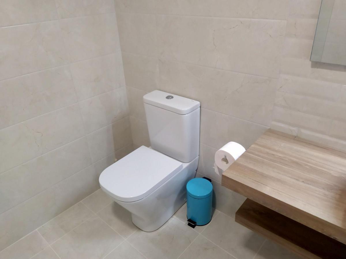 Hall 92 Quartos Com Wc Em Moradia Com Piscina A-Das-Lebres Loures Extérieur photo