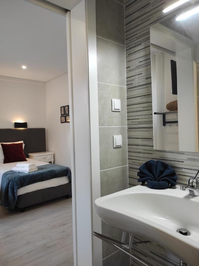 Hall 92 Quartos Com Wc Em Moradia Com Piscina A-Das-Lebres Loures Extérieur photo