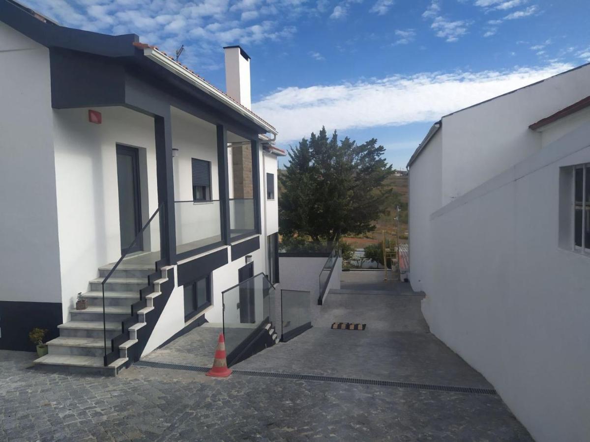 Hall 92 Quartos Com Wc Em Moradia Com Piscina A-Das-Lebres Loures Extérieur photo