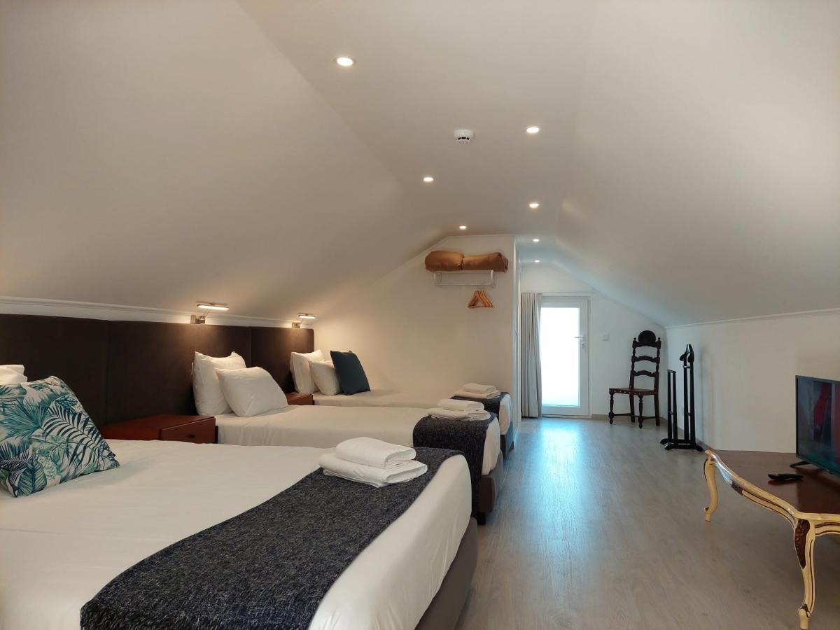 Hall 92 Quartos Com Wc Em Moradia Com Piscina A-Das-Lebres Loures Chambre photo