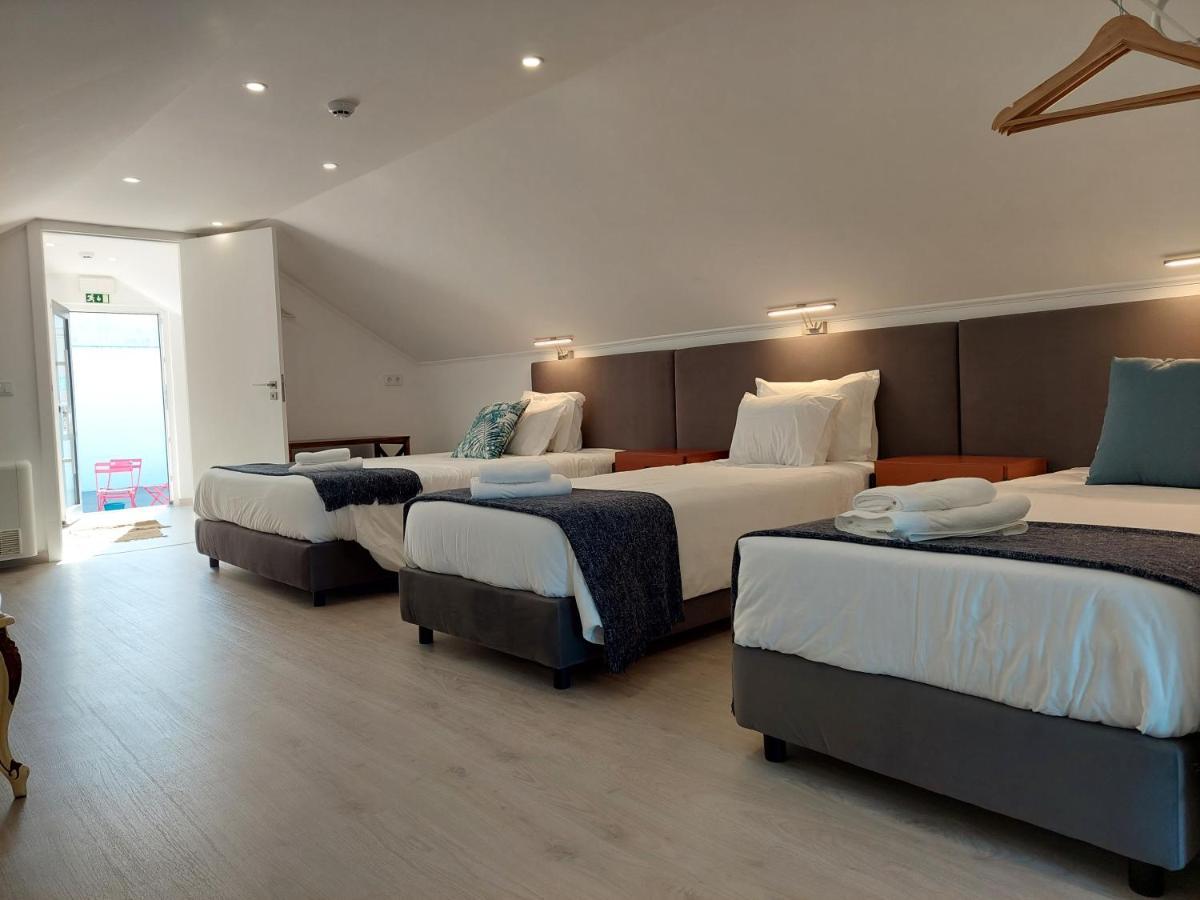 Hall 92 Quartos Com Wc Em Moradia Com Piscina A-Das-Lebres Loures Chambre photo